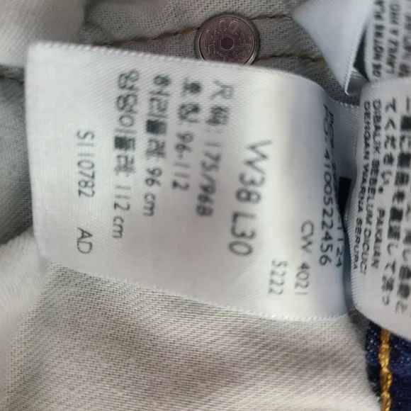 Levi's Jeans 502 Taper Fit Five Pockets Medium Wash Blue Size 36 x 30 - Picture 11 of 11